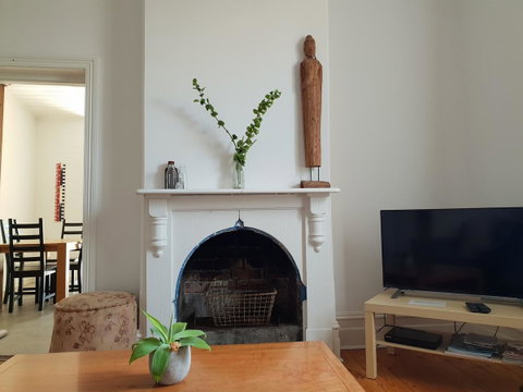 Captain\'s Heritage Cottage - Central Fremantle 2 Bedroom Historic Cottage - Yamba Accommodation 8