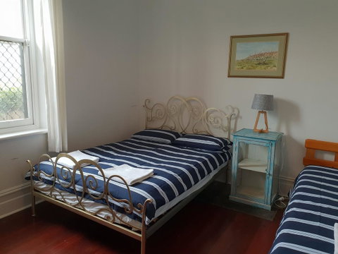 Captain\'s Heritage Cottage - Central Fremantle 2 Bedroom Historic Cottage - Yamba Accommodation 6
