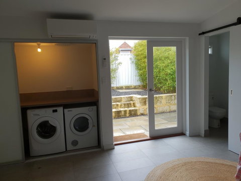 Captain\'s Heritage Cottage - Central Fremantle 2 Bedroom Historic Cottage - Yamba Accommodation 14