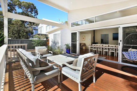 Calming Waters - Pet Friendly - Community Pool - Yamba Accommodation 1