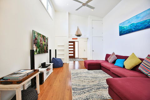 Calming Waters - Pet Friendly - Community Pool - Yamba Accommodation 3