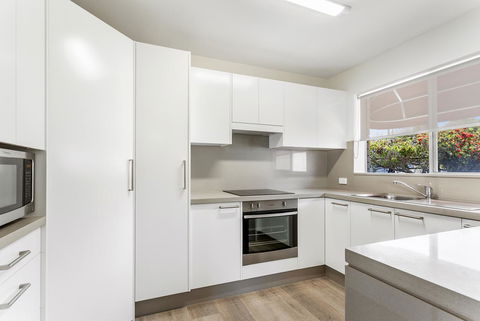 Laman Lodge, Unit 2, 15 Laman Street - Yamba Accommodation 7