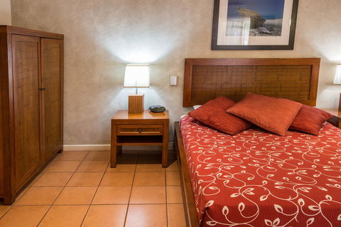 The Continental Hotel - Yamba Accommodation 2
