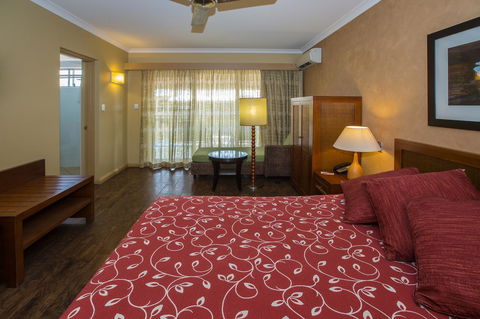 The Continental Hotel - Yamba Accommodation 32