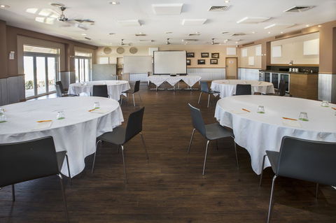 The Continental Hotel - Yamba Accommodation 19