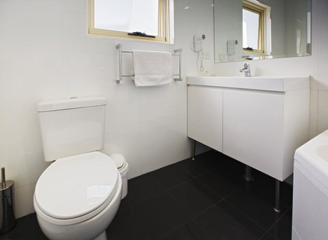 Jesmond Executive Villas - Yamba Accommodation 27