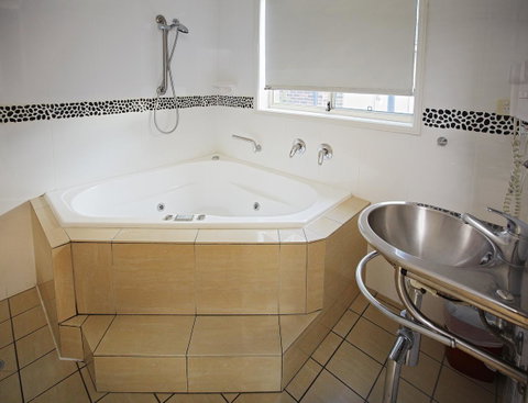 Jesmond Executive Villas - Yamba Accommodation 30