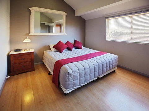 Jesmond Executive Villas - Yamba Accommodation 33