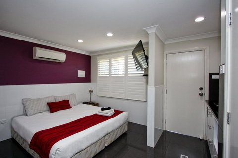 Jesmond Executive Villas - Yamba Accommodation 38