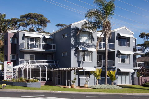 Mollymook Cove Apartments - Yamba Accommodation 0