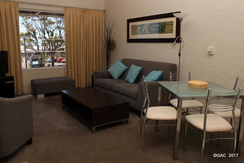 Mollymook Cove Apartments - Yamba Accommodation 3