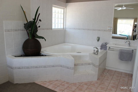 Mollymook Cove Apartments - Yamba Accommodation 8