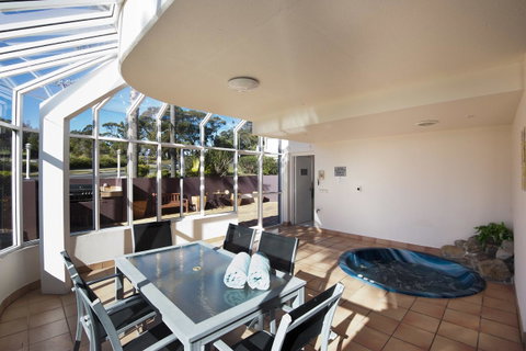 Mollymook Cove Apartments - Yamba Accommodation 35