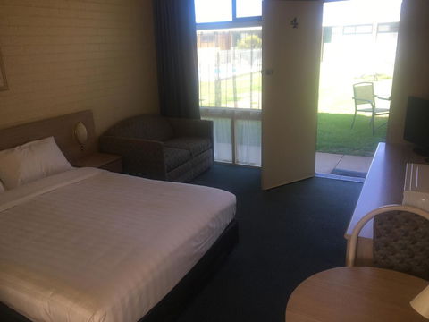 Junee Motor Inn - Yamba Accommodation 0