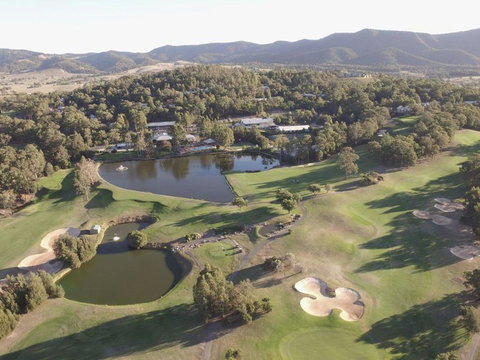 Villa Executive 2br Cypress DS Located Within Cypress Lakes Resort - Yamba Accommodation 4