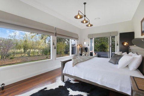Romanz In The Valley (Luxury B&B) - Yamba Accommodation 2
