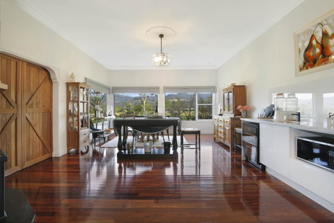 Romanz In The Valley (Luxury B&B) - Yamba Accommodation 19