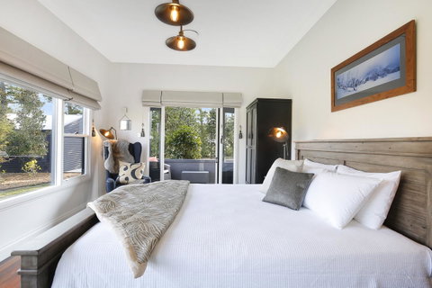 Romanz In The Valley (Luxury B&B) - Yamba Accommodation 3