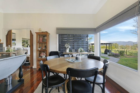 Romanz In The Valley (Luxury B&B) - Yamba Accommodation 18