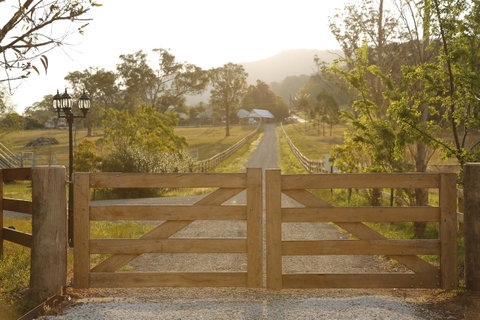 Romanz In The Valley (Luxury B&B) - Yamba Accommodation 35