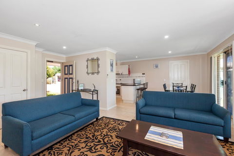 Colonial Court Villas - Yamba Accommodation 20