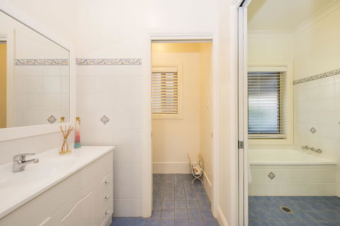 Colonial Court Villas - Yamba Accommodation 6