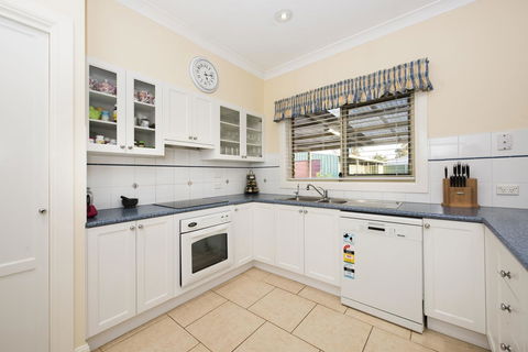 Colonial Court Villas - Yamba Accommodation 9