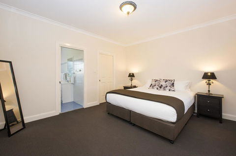 Colonial Court Villas - Yamba Accommodation 14