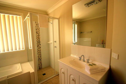 Colonial Court Villas - Yamba Accommodation 29