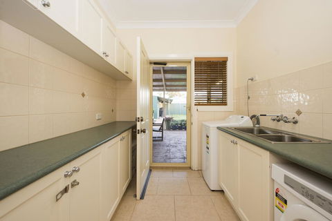 Colonial Court Villas - Yamba Accommodation 7