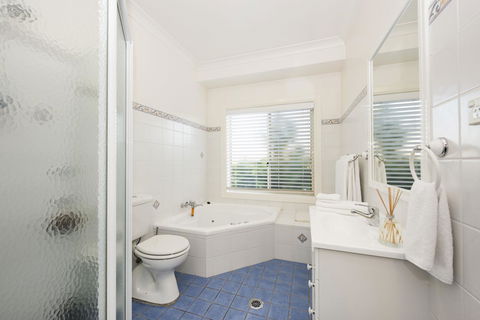 Colonial Court Villas - Yamba Accommodation 10