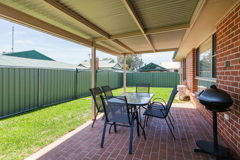 Colonial Court Villas - Yamba Accommodation 32