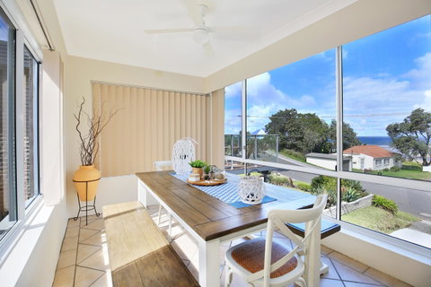 The Rotunda, Gerroa - Yamba Accommodation 15