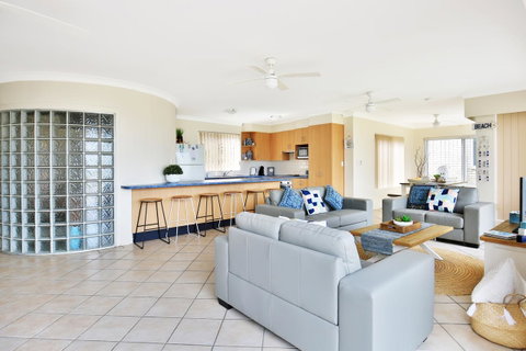 The Rotunda, Gerroa - Yamba Accommodation 9