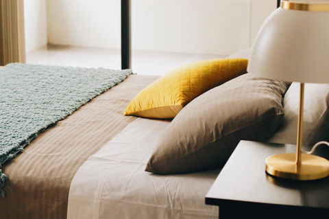 Modern & Cosy 2-Bedroom Apartment Hornsby - Yamba Accommodation 4