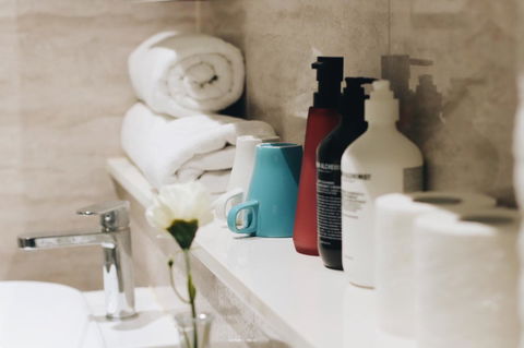 Modern & Cosy 2-Bedroom Apartment Hornsby - Yamba Accommodation 11