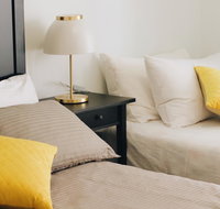 Modern  Cosy 2-Bedroom Apartment Hornsby - Yamba Accommodation