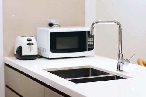 Modern & Cosy 2-Bedroom Apartment Hornsby - Yamba Accommodation 9