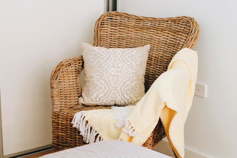 Modern & Cosy 2-Bedroom Apartment Hornsby - Yamba Accommodation 5