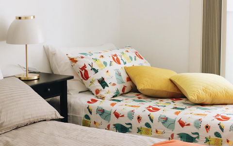 Modern & Cosy 2-Bedroom Apartment Hornsby - Yamba Accommodation 6