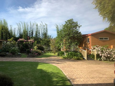 Little Gem - Yamba Accommodation 0