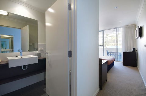 Macquarie Waters Boutique Apartment Hotel - Yamba Accommodation 24
