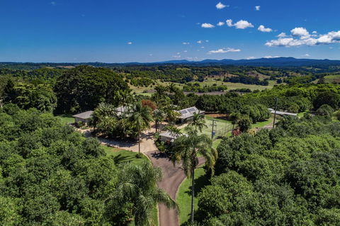 Byron Hinterland Villas - Yamba Accommodation 12