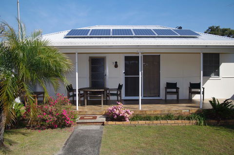 Fleur Cottage, 7 Willow Street - Yamba Accommodation 4