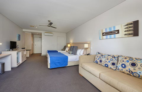 Waves Byron Bay - Yamba Accommodation 24