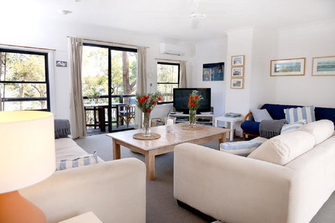 Refuge Cove On Pittwater - Yamba Accommodation 5