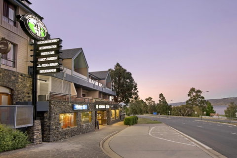 Banjo Paterson Inn - Yamba Accommodation 0