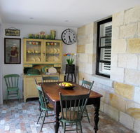 Apple Tree Cottage - Yamba Accommodation