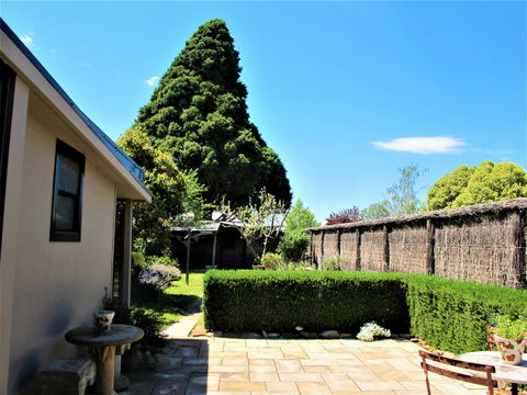Apple Tree Cottage - Yamba Accommodation 21