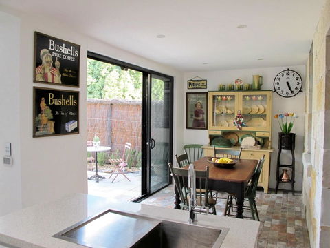 Apple Tree Cottage - Yamba Accommodation 7